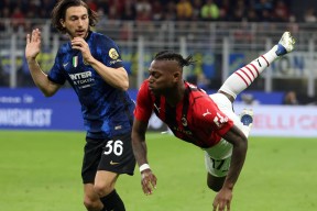 爱游戏官网-里程碑夜！巴塞罗那更衣室发声，意大利杯关键时刻刷纪录，信心回归，球队文化再被提及的简单介绍