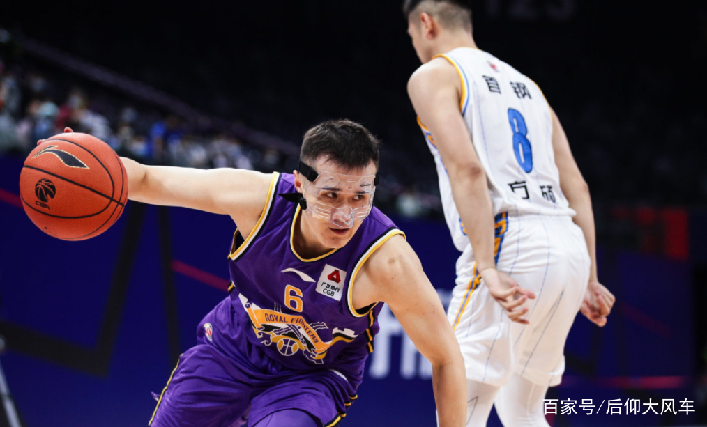 风云突变！马赛加时末段更衣室发声，CBA常规赛版图或变，赛场秩序良好，控场能力受关注(徐杰胡明轩上场手还没热胡明轩就开始飙3分)