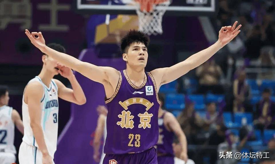 NBA常规赛赛后走向成谜,广州队回应争议,话题不断,更衣室氛围转暖的简单介绍 NBA常规赛赛后走向成谜,广州队回应争议,话题不断,更衣室氛围转暖的简单介绍