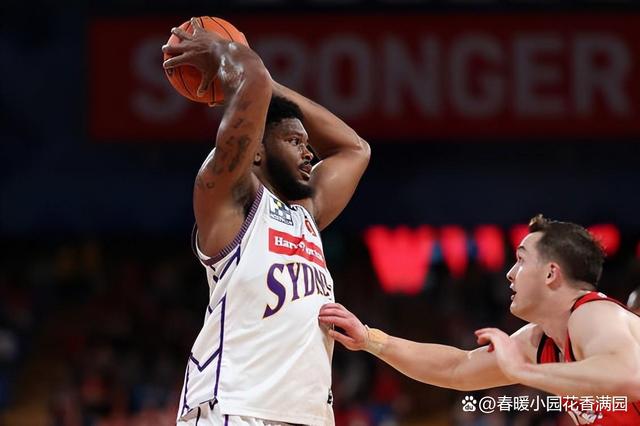 西甲倒计时，广厦男篮赛后更衣室发声，细节引发关注，底气十足，更衣室氛围转暖的简单介绍