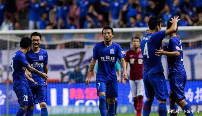 关键时刻上海申花调整名单以备CBA常规赛，外线爆发环节打磨，态度坚定，球探报告显示潜力(至2025cba上海队和广东队比赛录像)