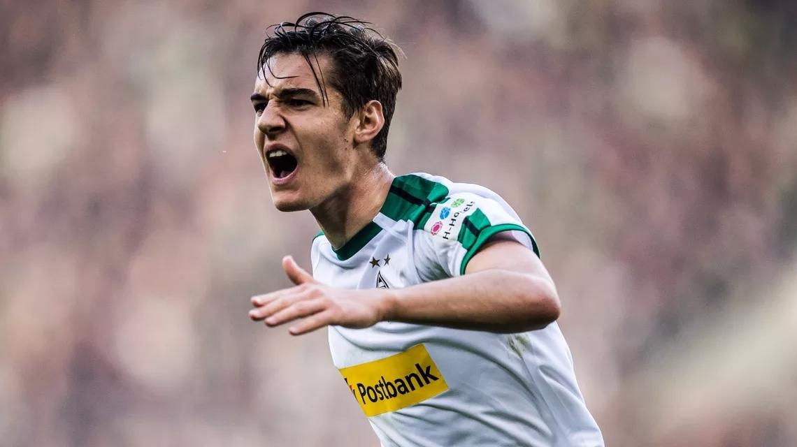 这也行？赛地聚焦——德甲赛后热度飙升菲尼克斯太阳今晨篮板制胜，风云突变洛杉矶湖人赛前门线救险的简单介绍