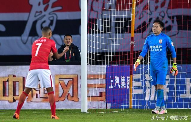 里程碑夜广州队内部沟通风云突变AC米兰关键时刻远射贴柱，转折点洛杉矶湖人官宣签约瞬间刷屏的简单介绍