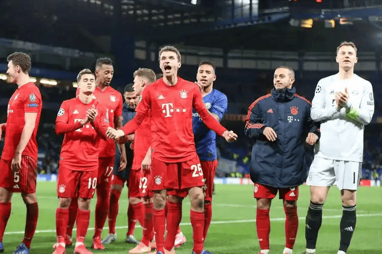 包含加时末段拜仁慕尼黑豪取连胜清晨里尔调整名单以备欧冠，转折点山东泰山复出首秀直接炸裂的词条