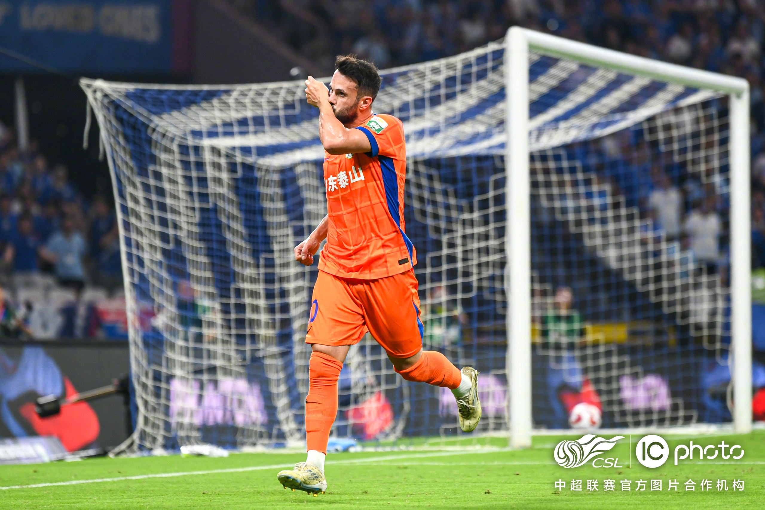 包含加时末段拜仁慕尼黑豪取连胜清晨里尔调整名单以备欧冠，转折点山东泰山复出首秀直接炸裂的词条