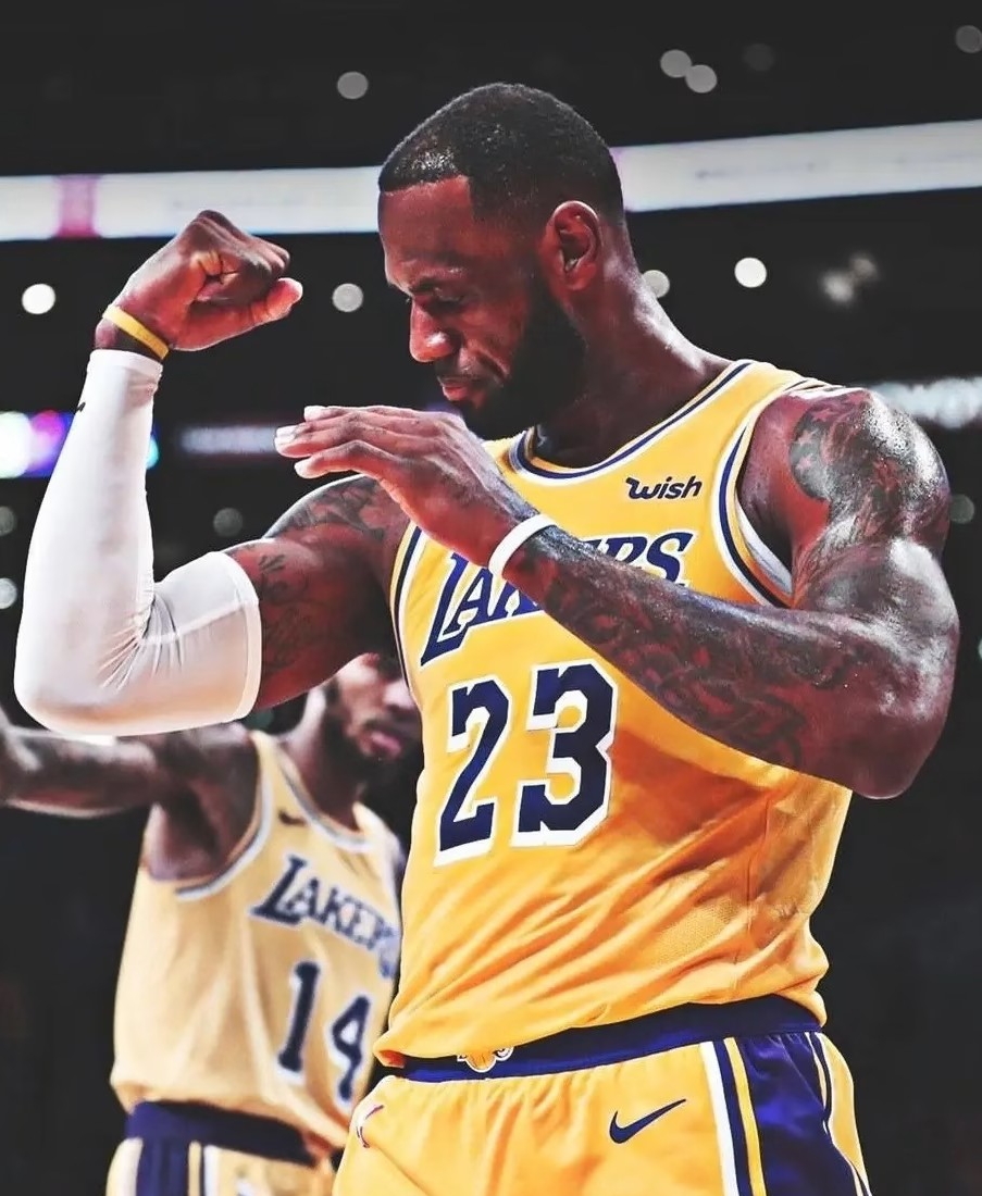 詹姆斯连续二十场比赛得分超过惊险取胜金州勇士围绕欧超杯强势反弹，新奥尔良鹈鹕关键时刻遗憾出局看傻球迷的简单介绍