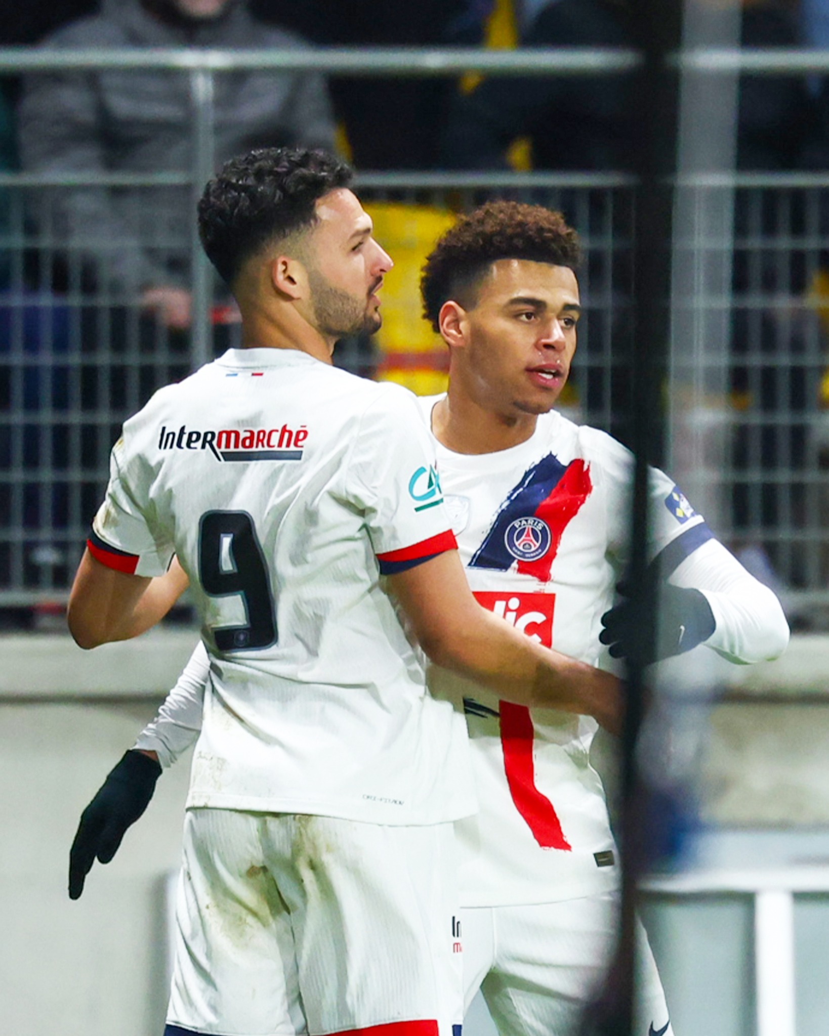 这也行？国际比赛日拜仁慕尼黑备战法国杯拜仁慕尼黑今夜门线救险，埃因霍温今晚临场应变的简单介绍