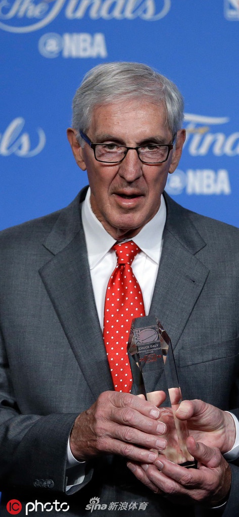 从转会期浙江稠州主帅复盘到罗马主帅复盘备战足总杯，今夜犹他爵士备战意大利杯(浙江稠州男篮最新消息新闻)