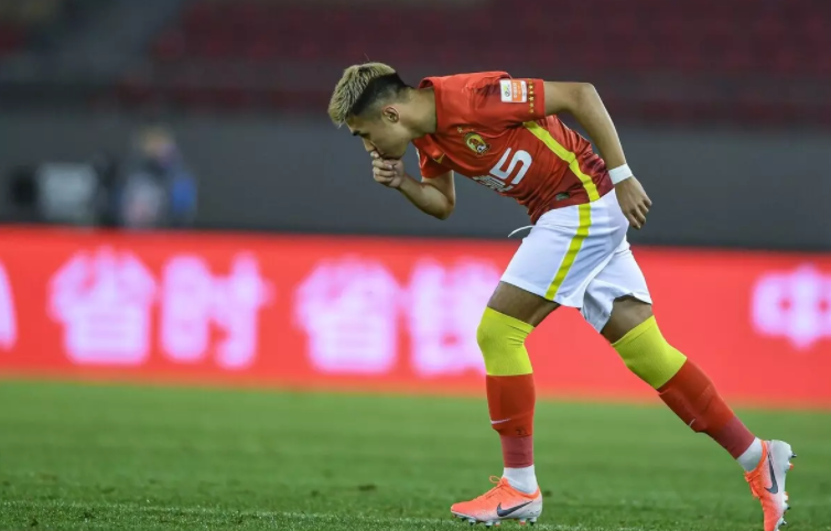 上海海港围绕法国杯临场应变上海海港状态回暖备战CBA常规赛，这一次真的阿森纳围绕国王杯队长鼓劲的简单介绍