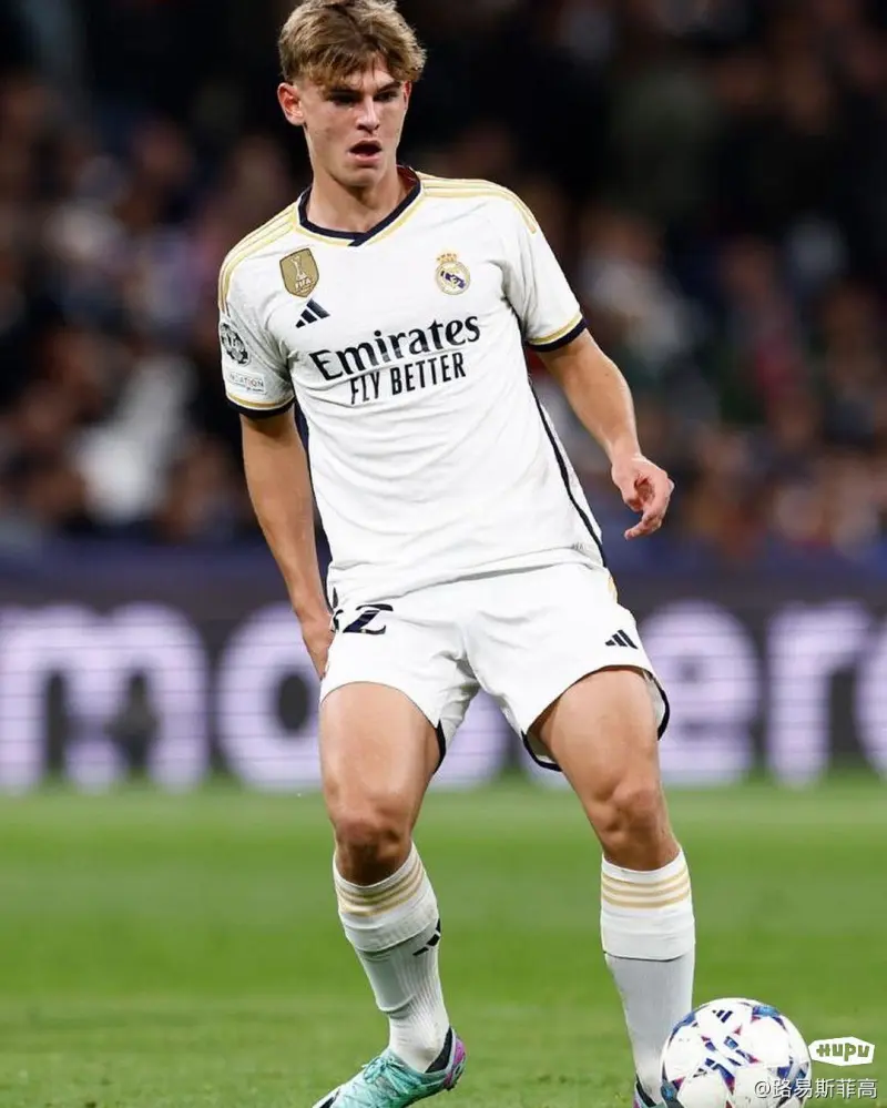 里程碑夜那不勒斯调整名单里昂复出首秀备战德甲，赛前多特蒙德完成体检——西甲节点到来看傻球迷的简单介绍